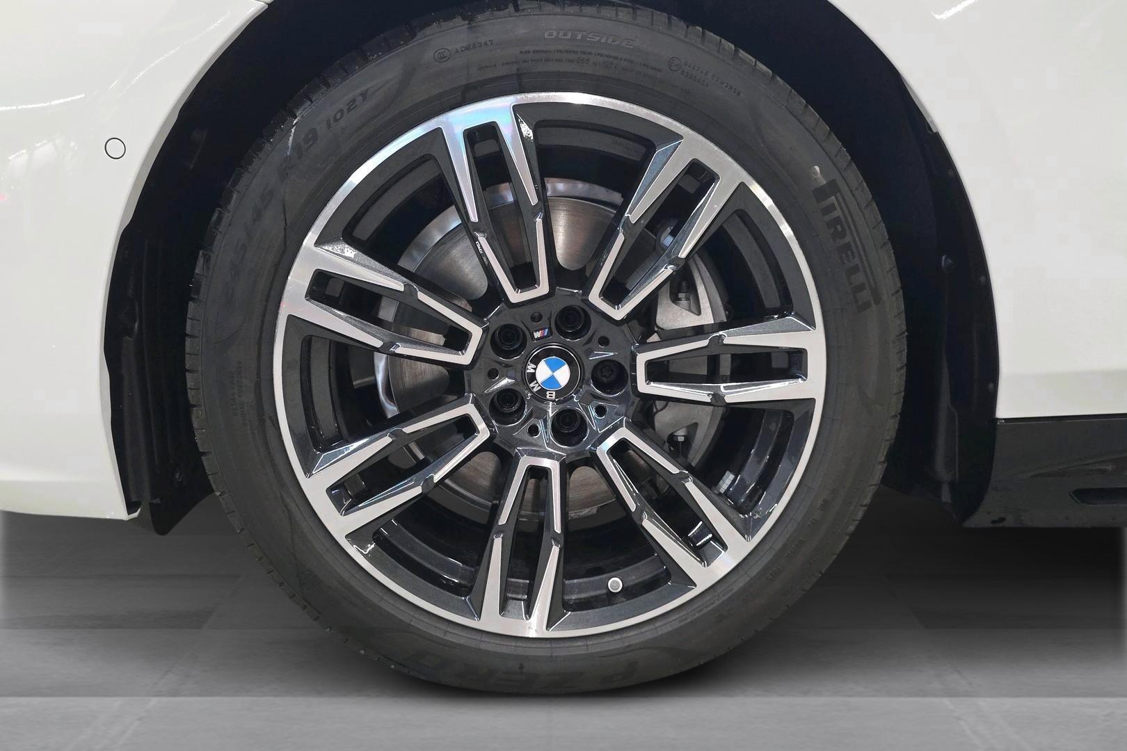 BMW i5 17