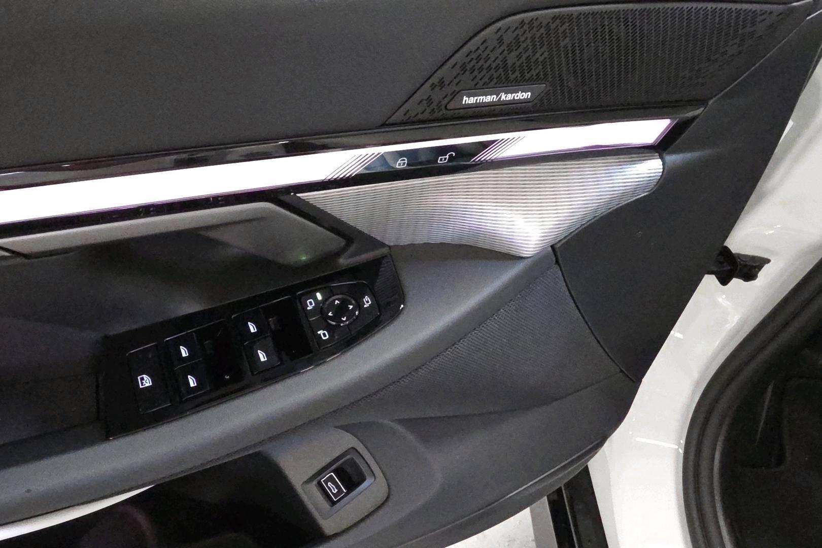 BMW i5 21