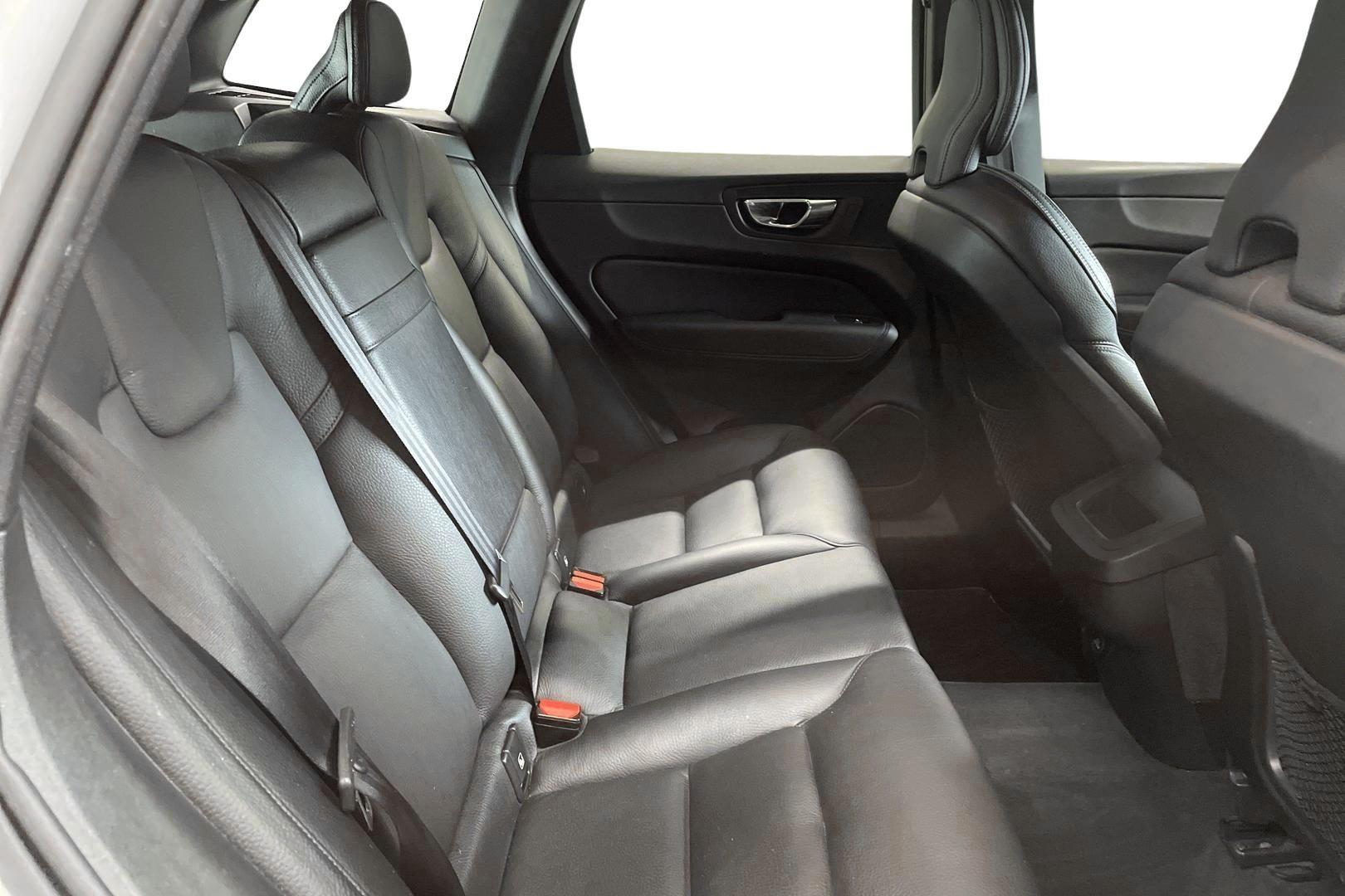 VOLVO XC60 2018