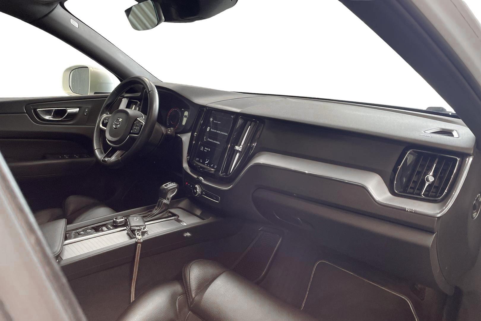 VOLVO XC60 2018