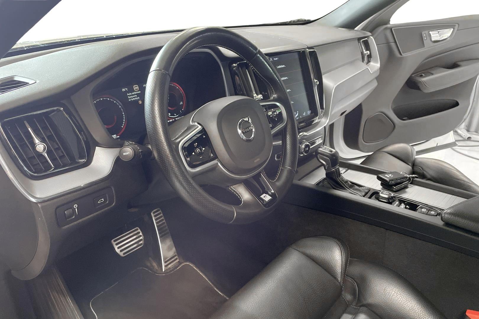 VOLVO XC60 2018