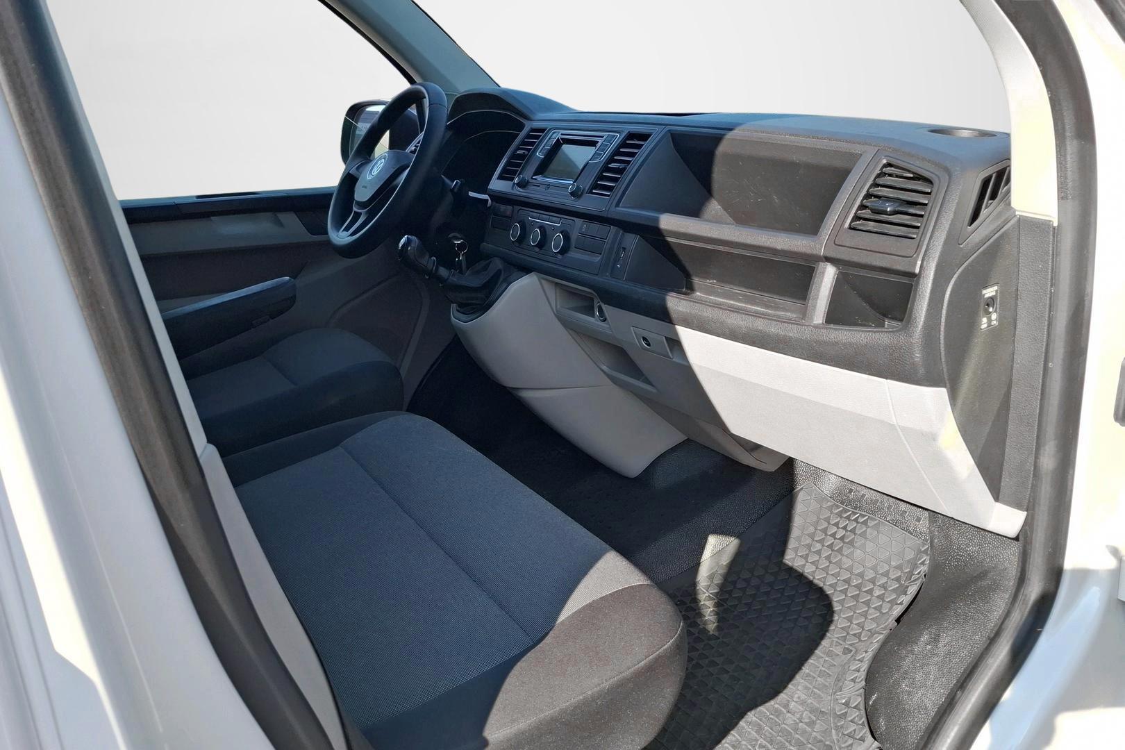 VOLKSWAGEN TRANSPORTER 2019
