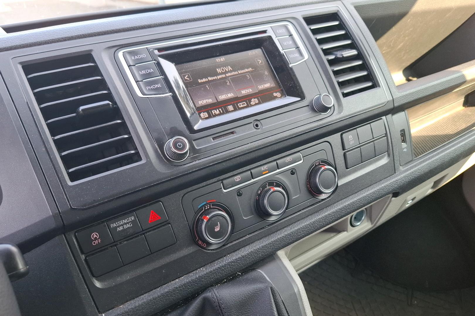 VOLKSWAGEN TRANSPORTER 2019