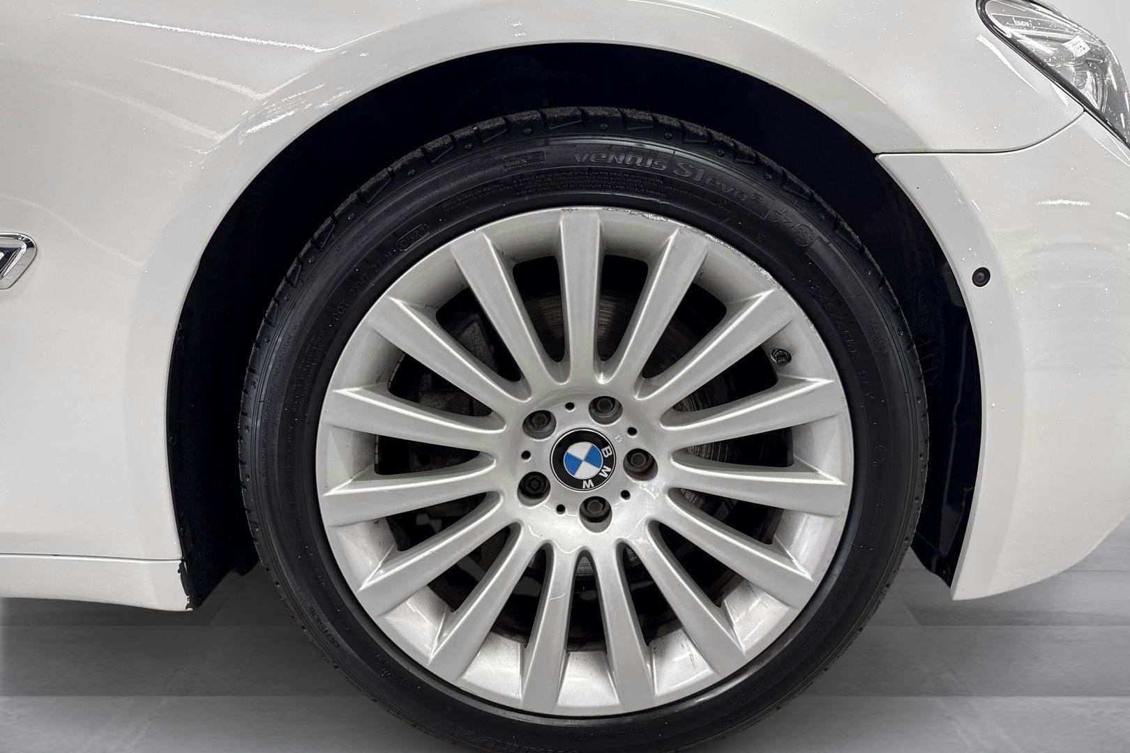 BMW 740 2015