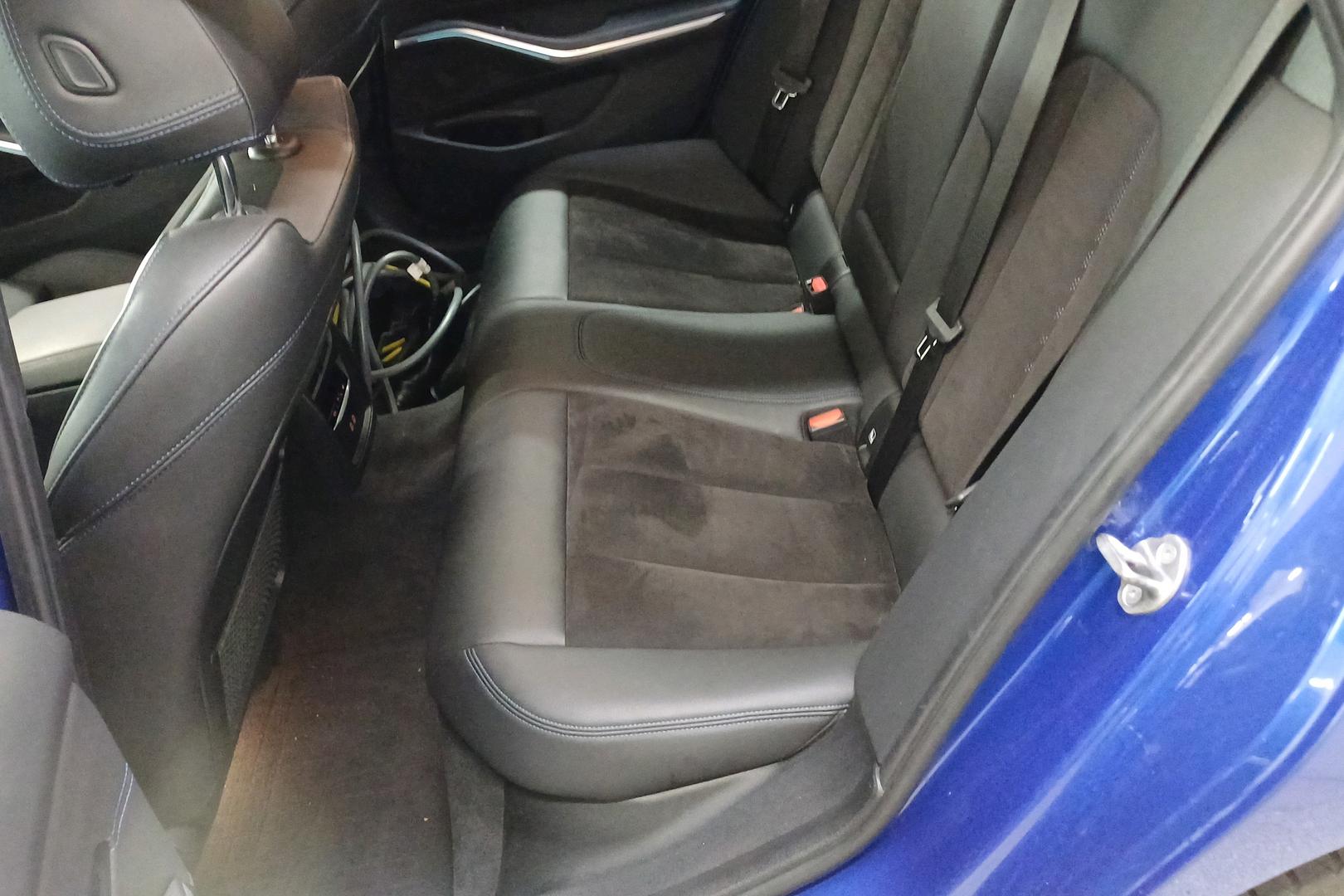 BMW 330 2023