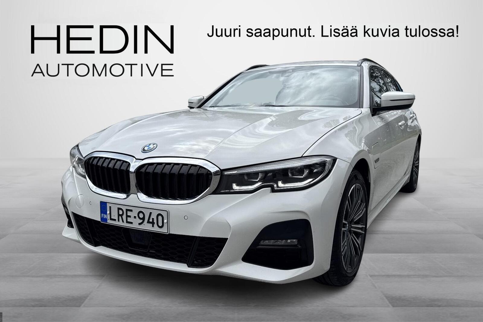 BMW 330 2022