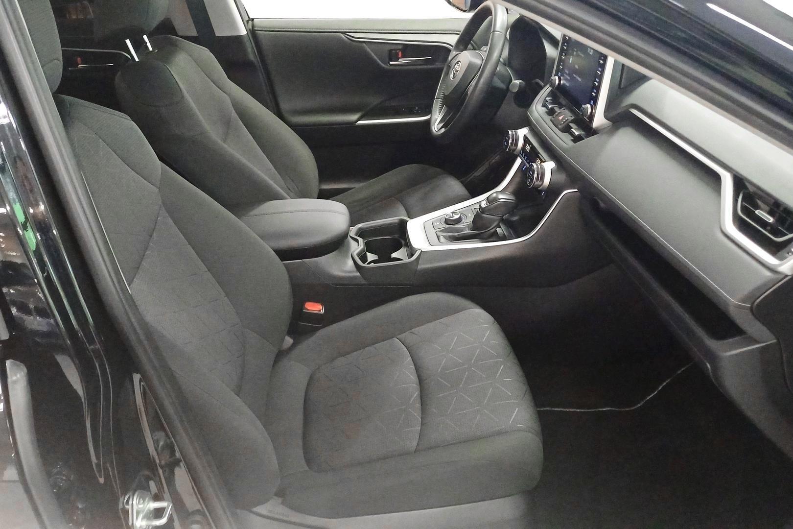 TOYOTA RAV4 2021