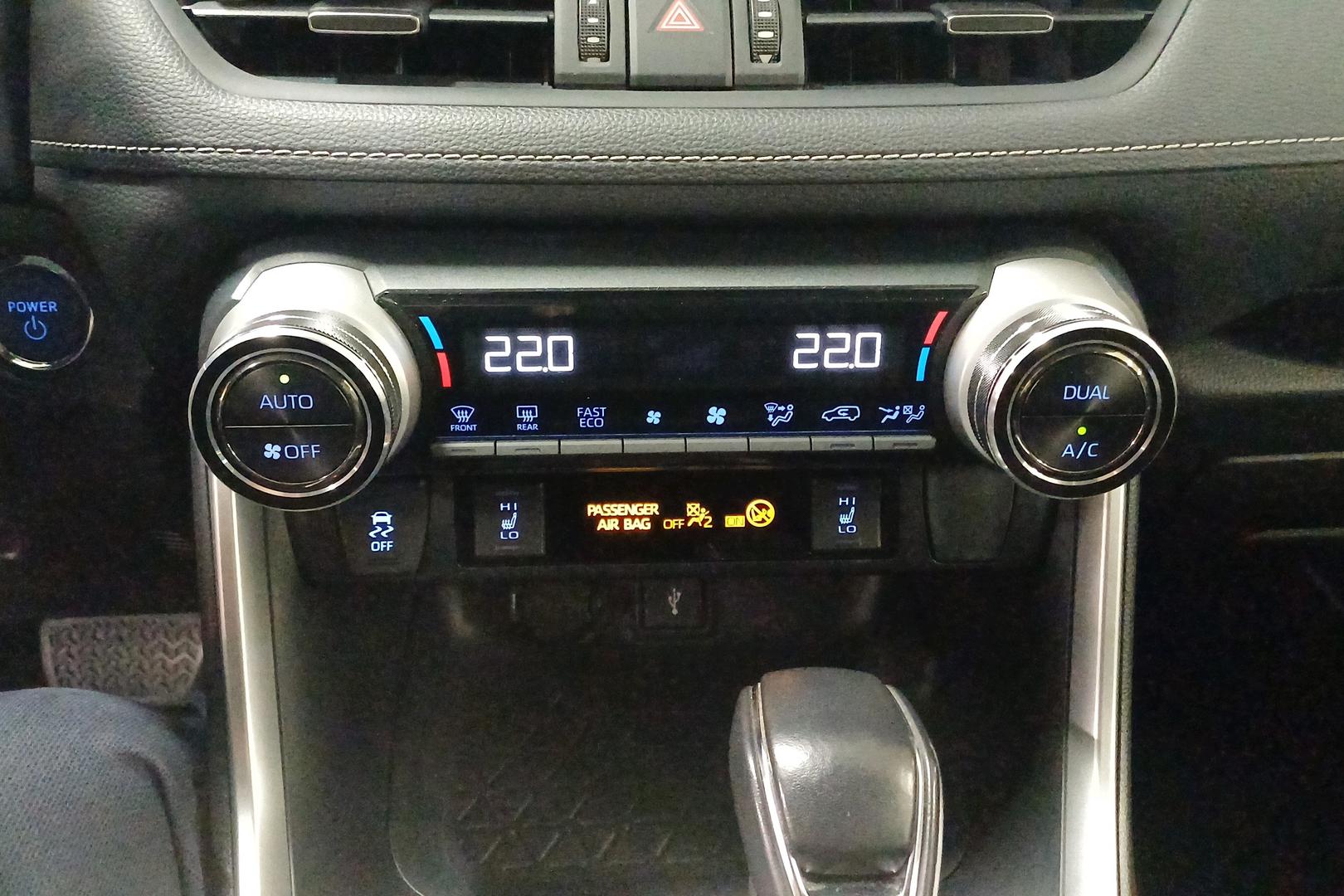 TOYOTA RAV4 2021