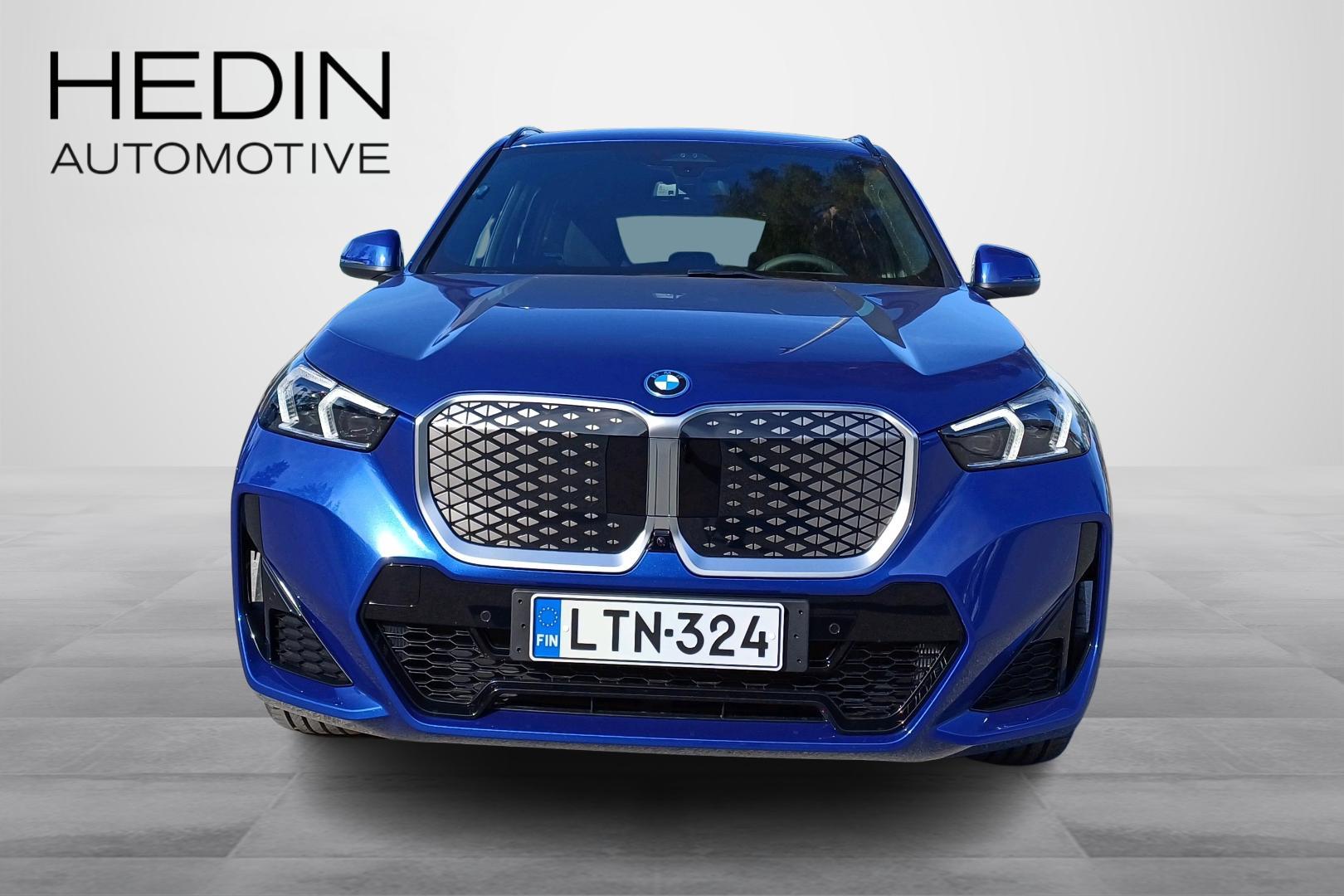 BMW iX1 2025