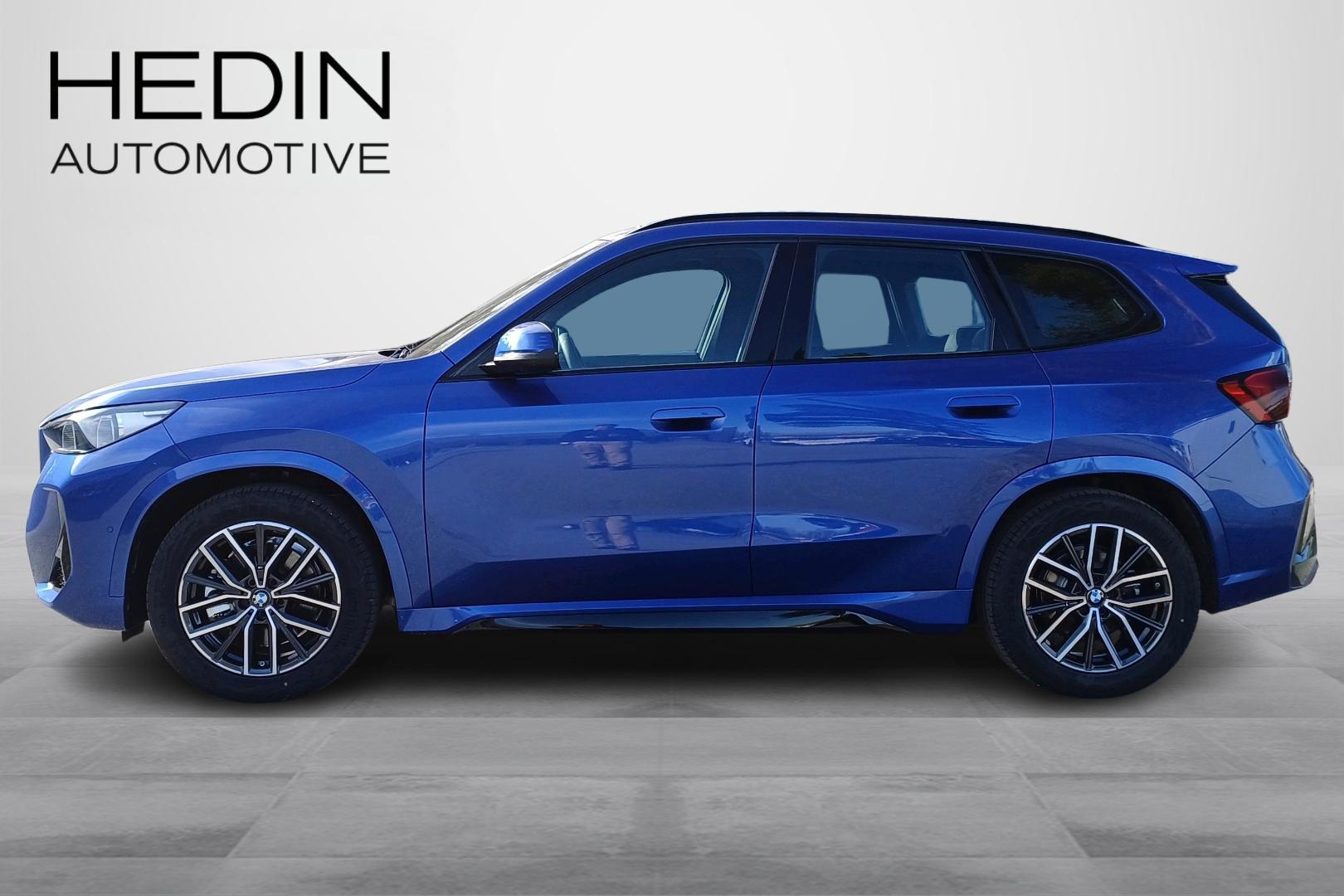 BMW iX1 2025