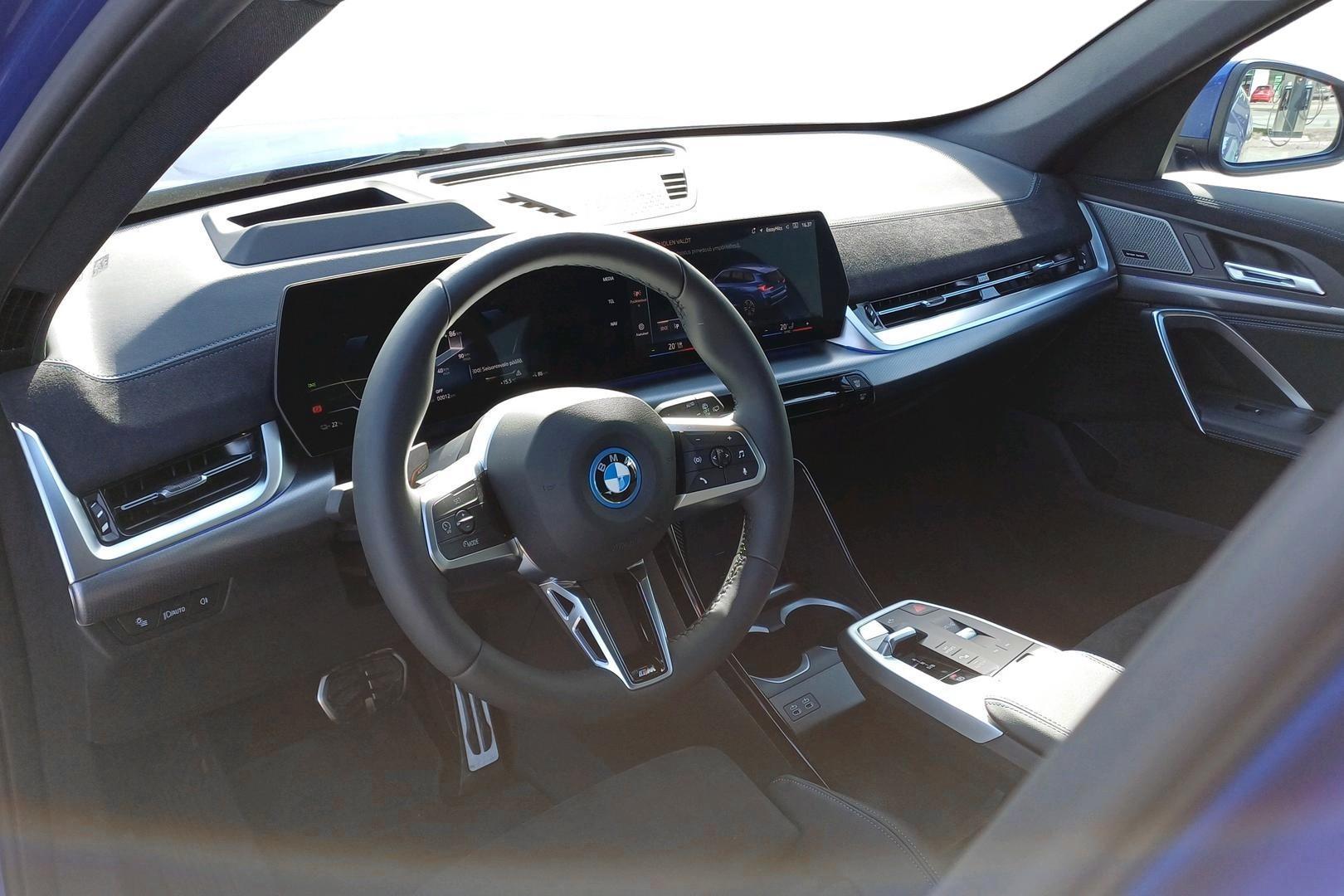 BMW iX1 2025
