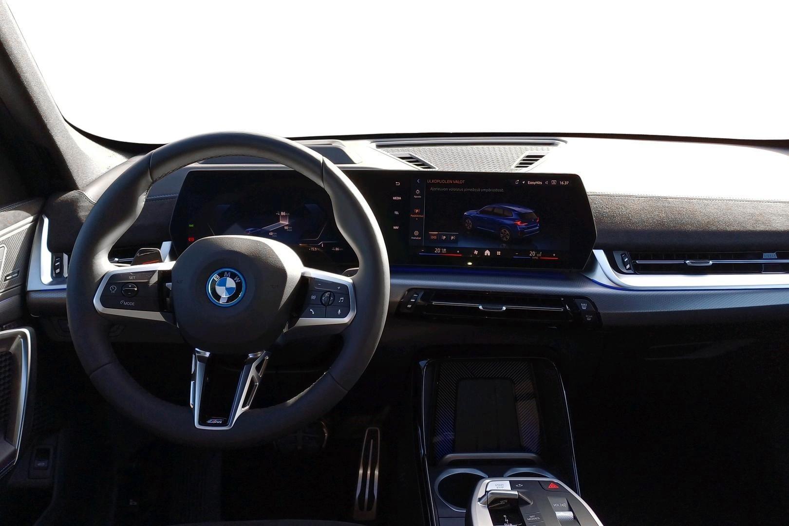 BMW iX1 2025
