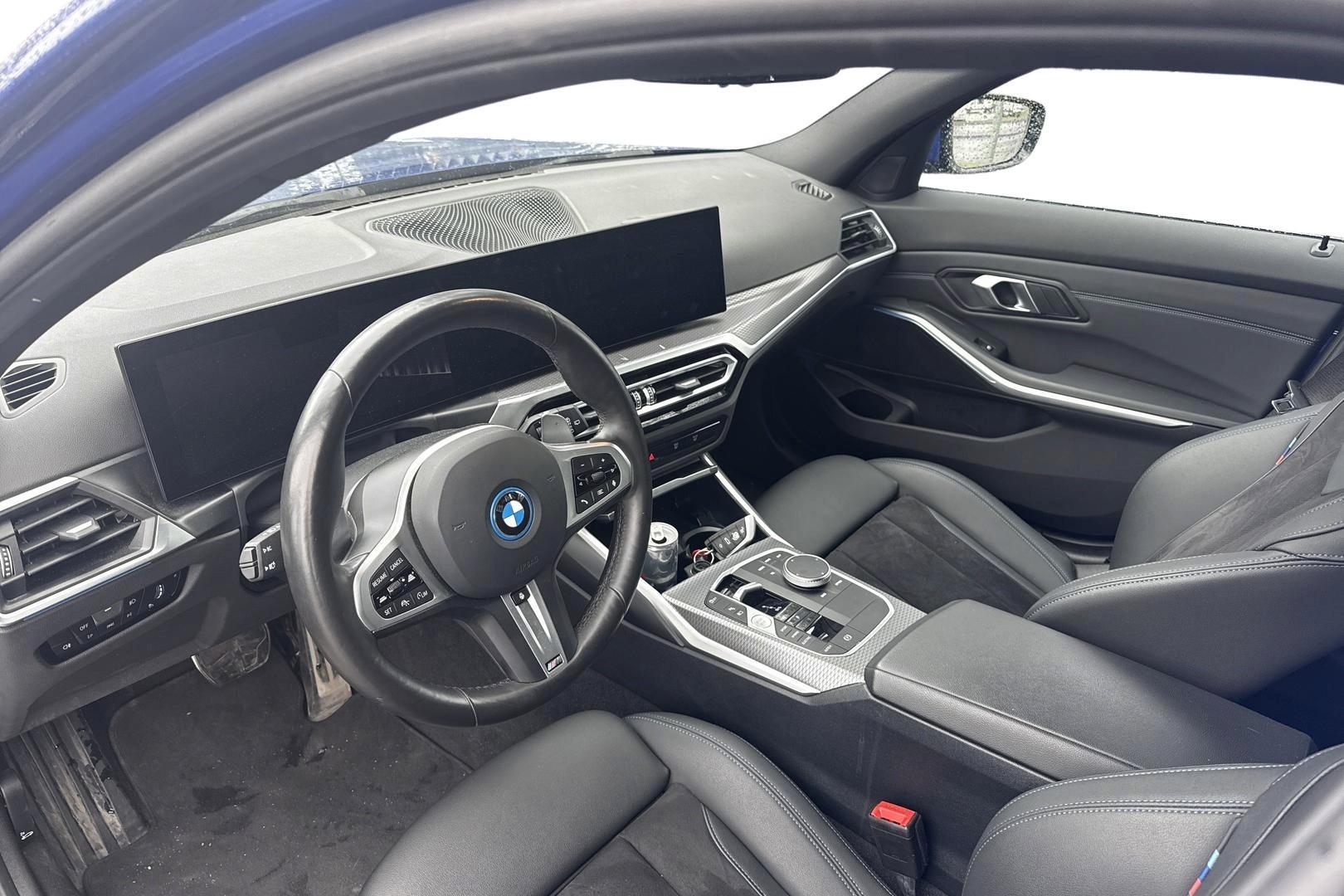 BMW 330 2024