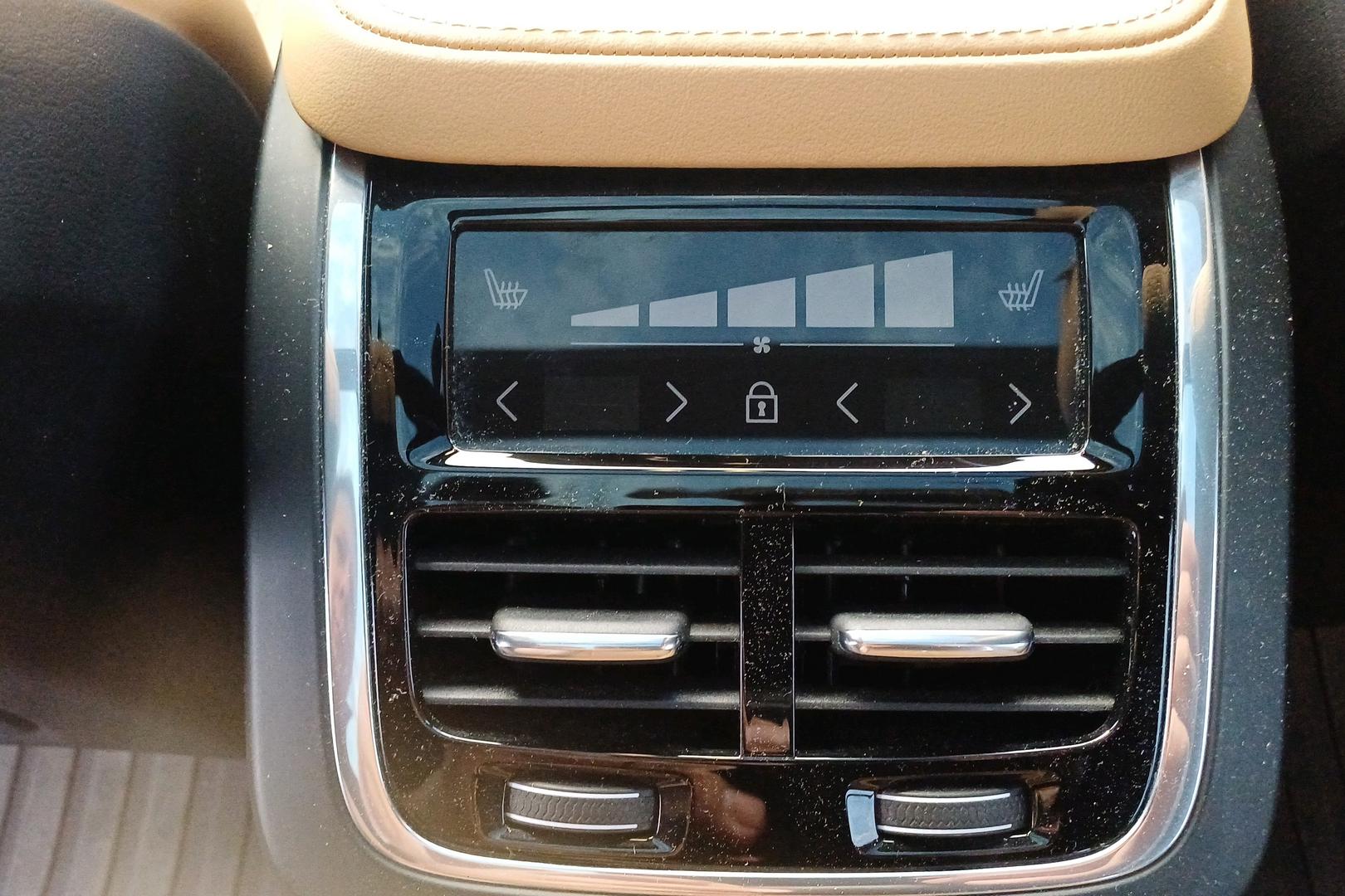 VOLVO XC90 2025