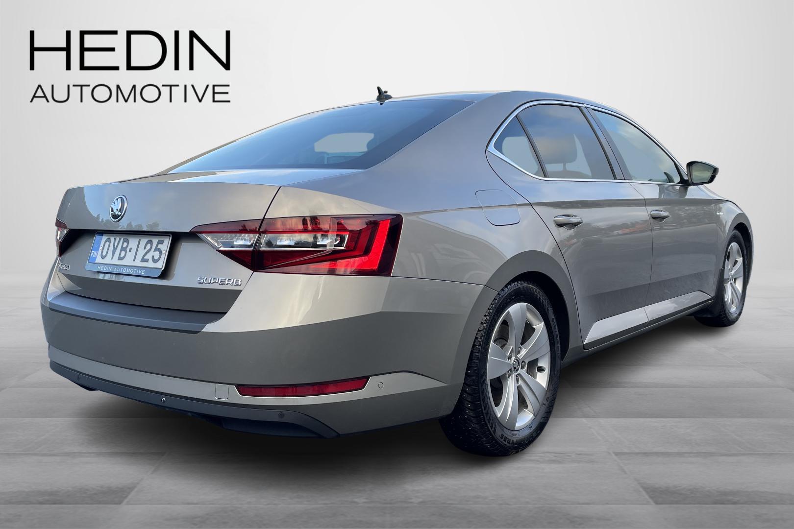 SKODA SUPERB 2016