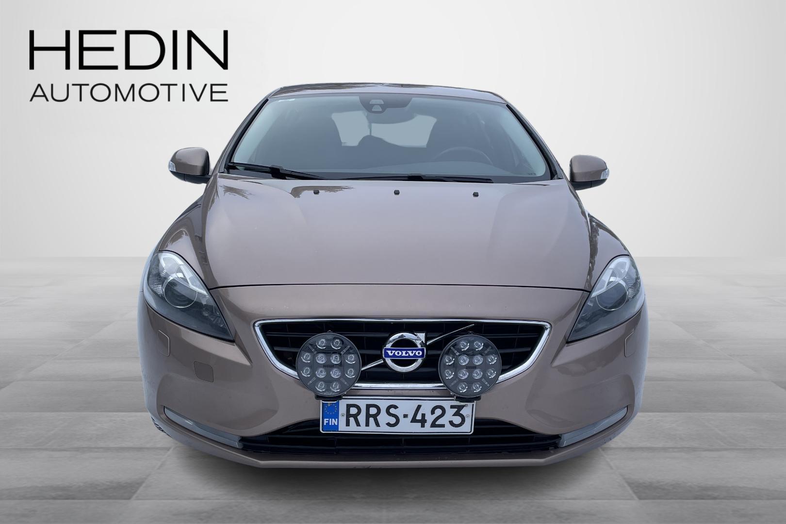 VOLVO V40 2014