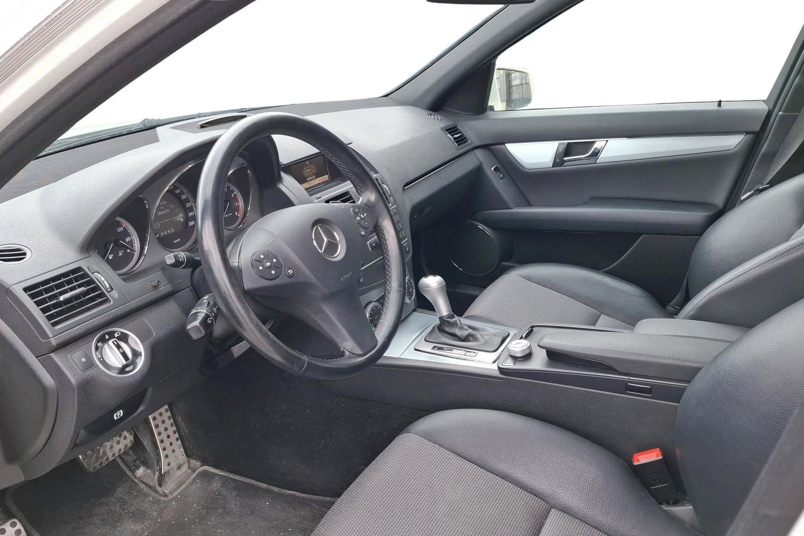 Mercedes-Benz C 2011