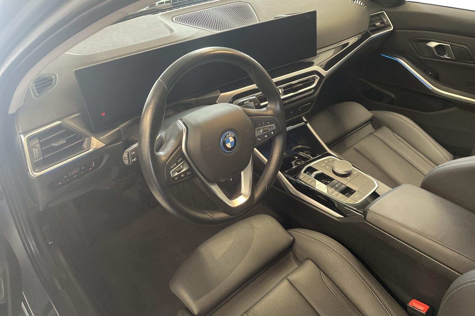 BMW 330 2024
