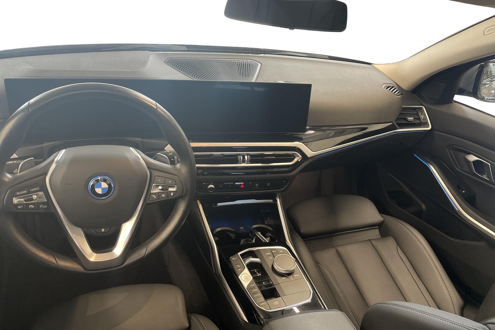 BMW 330 2024