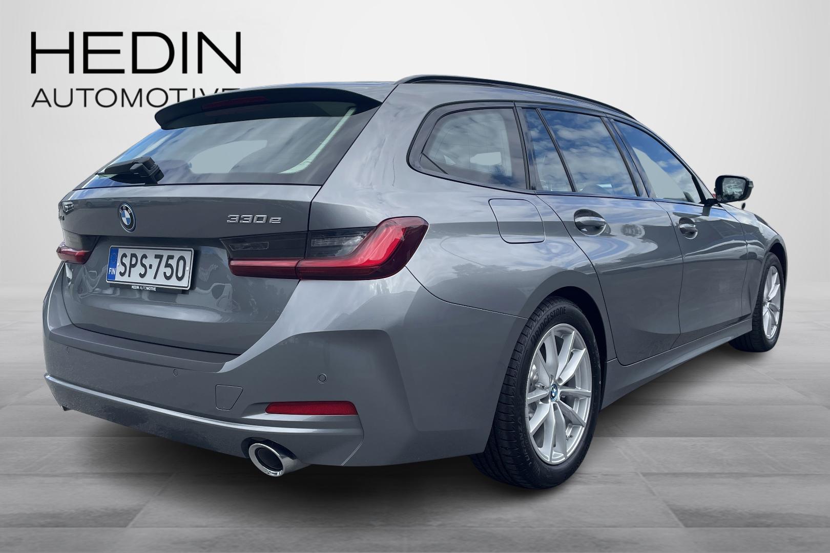 BMW 330 2024