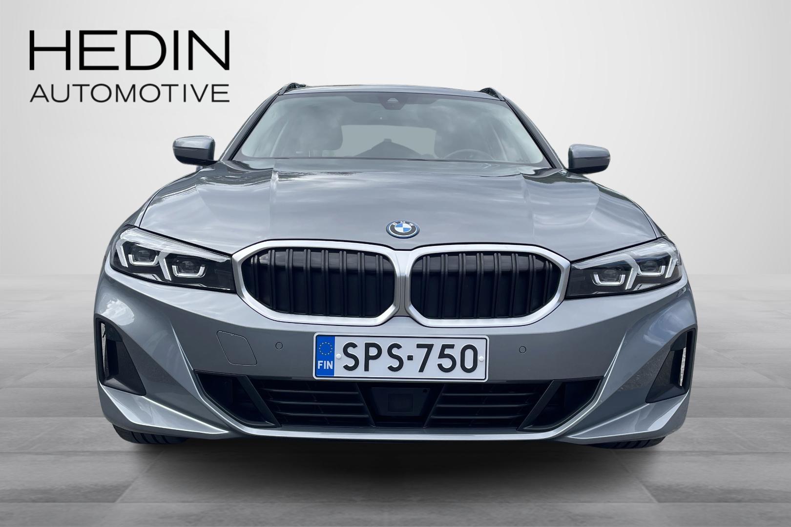 BMW 330 2024