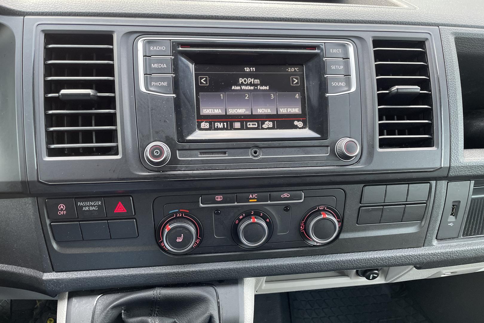 VOLKSWAGEN TRANSPORTER 2017