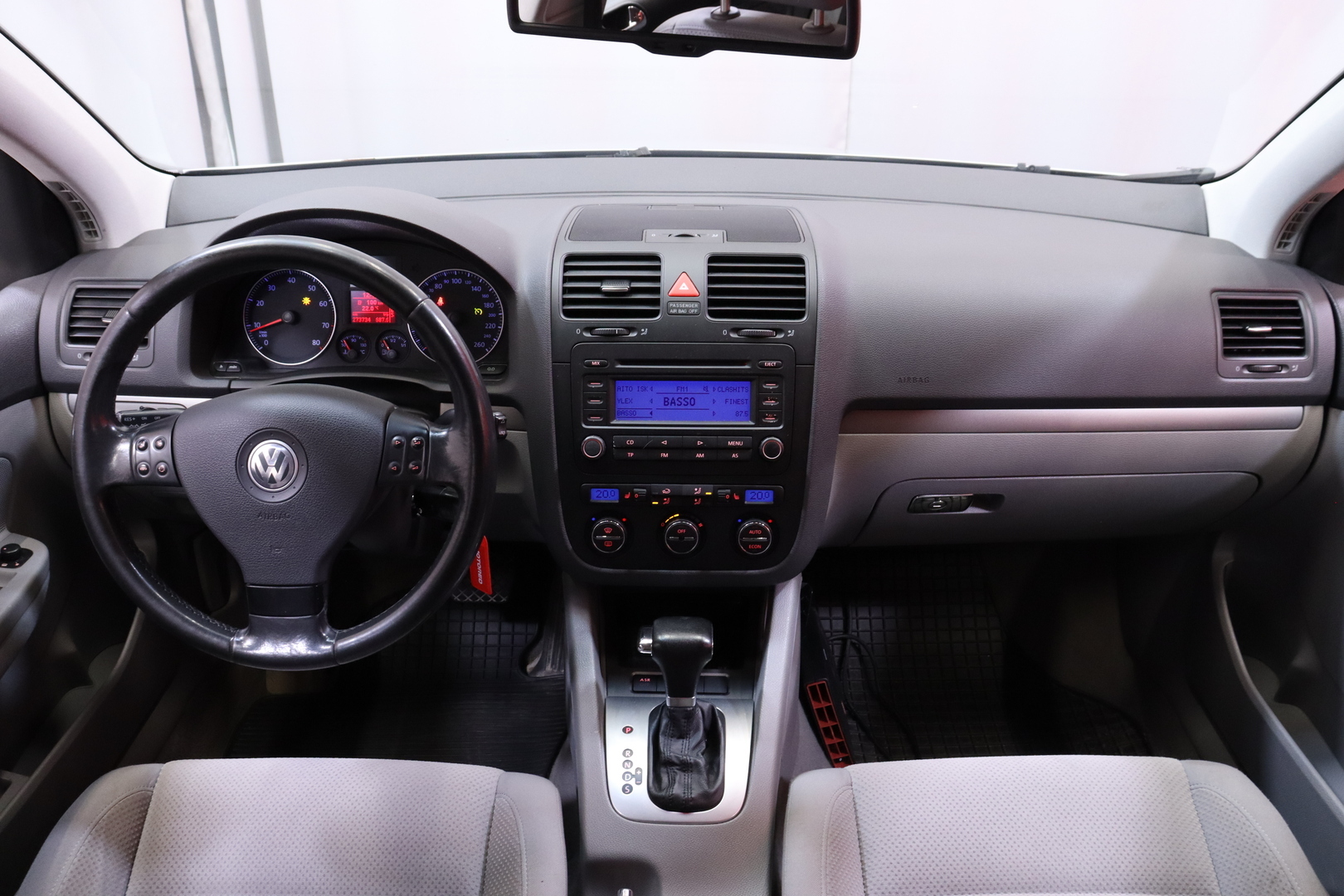 VOLKSWAGEN Golf 2005