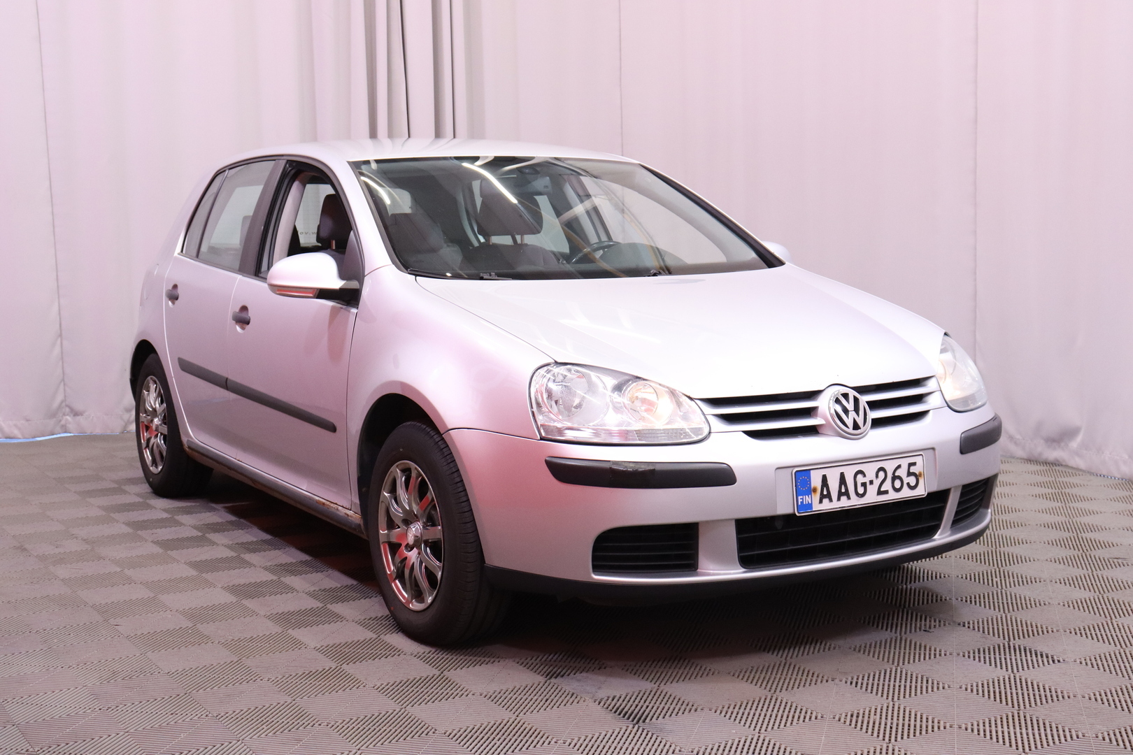 VOLKSWAGEN Golf 2005