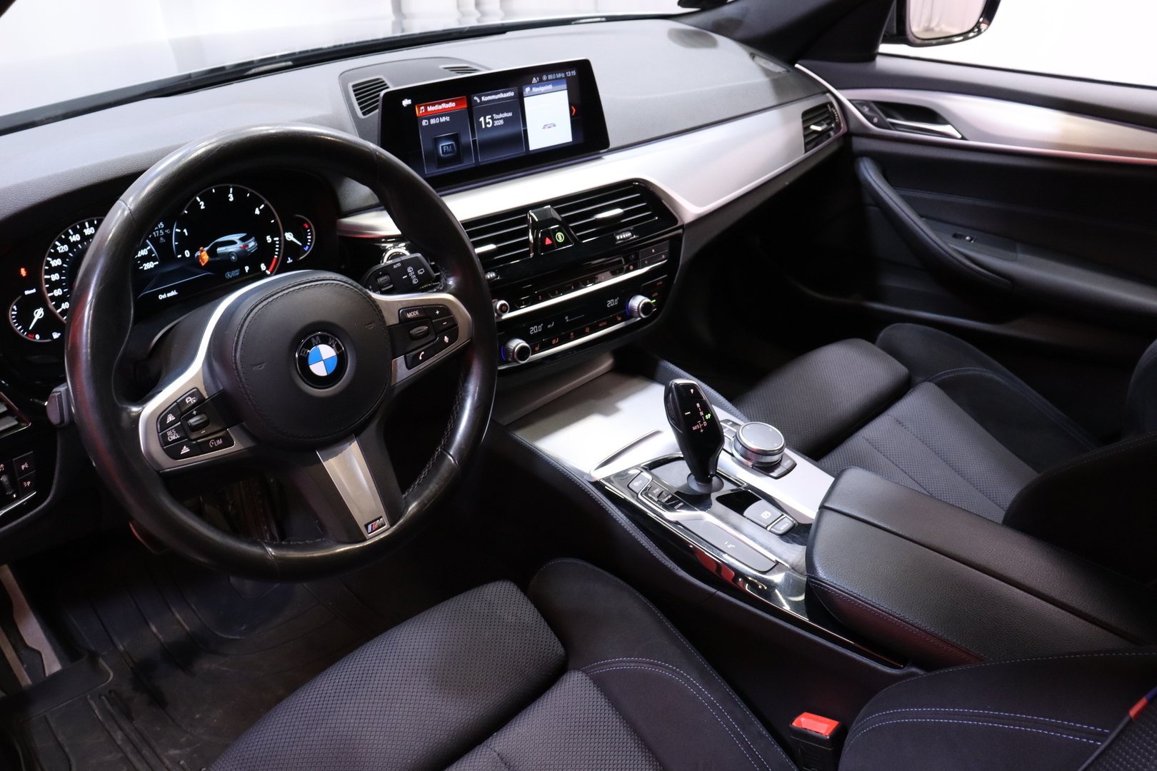 BMW 520 2019