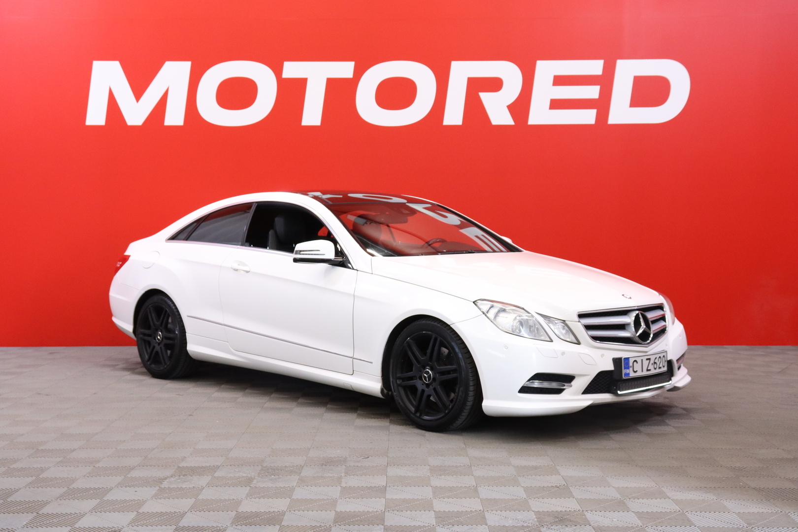 MERCEDES-BENZ E 2012