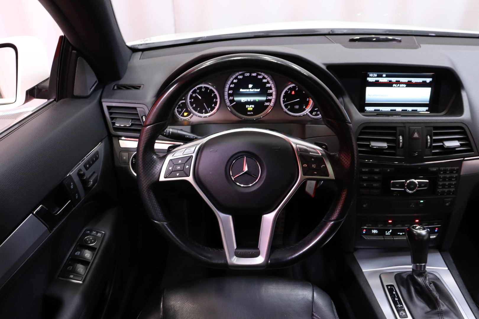 MERCEDES-BENZ E 2012