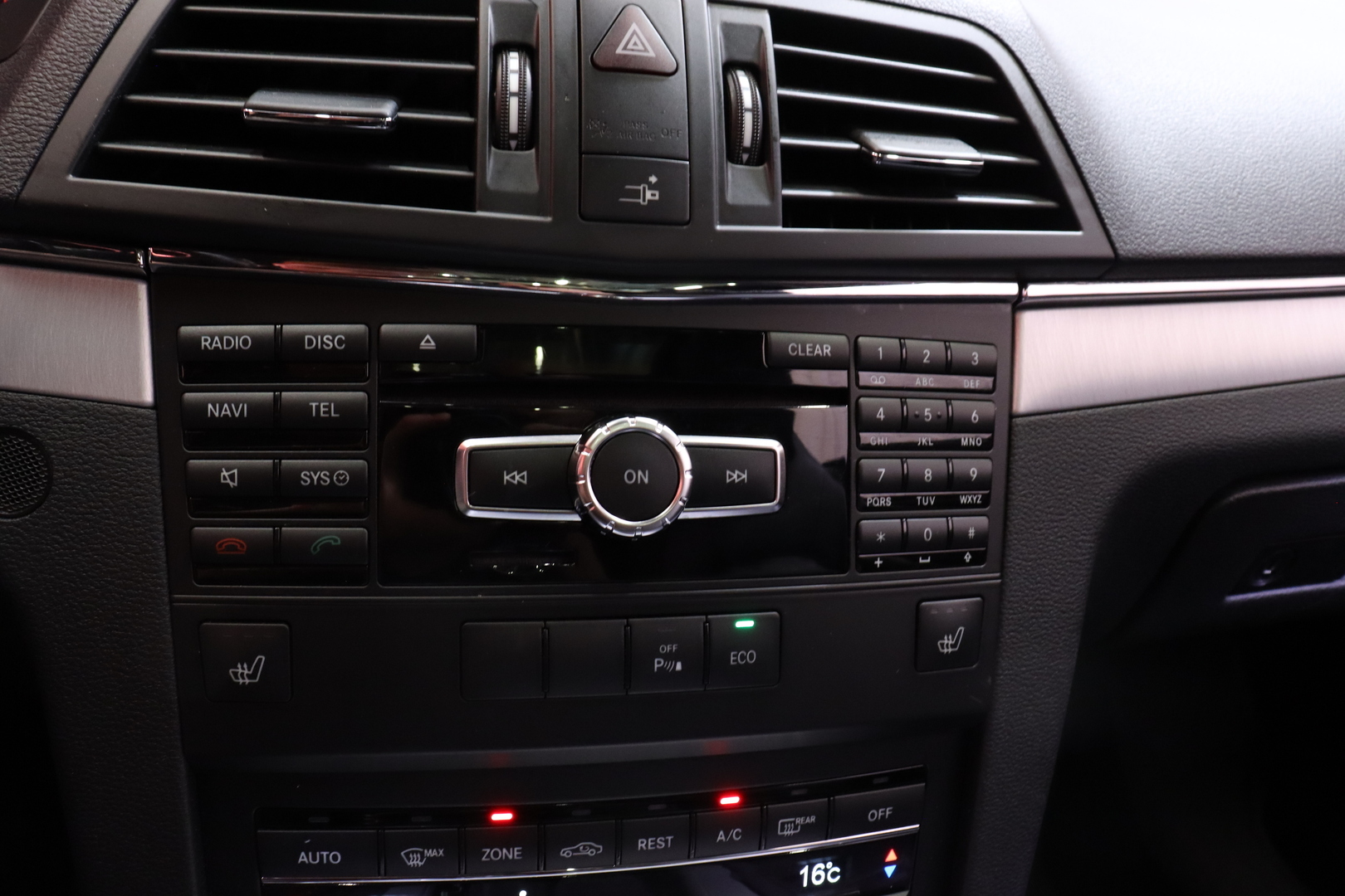 MERCEDES-BENZ E 2012