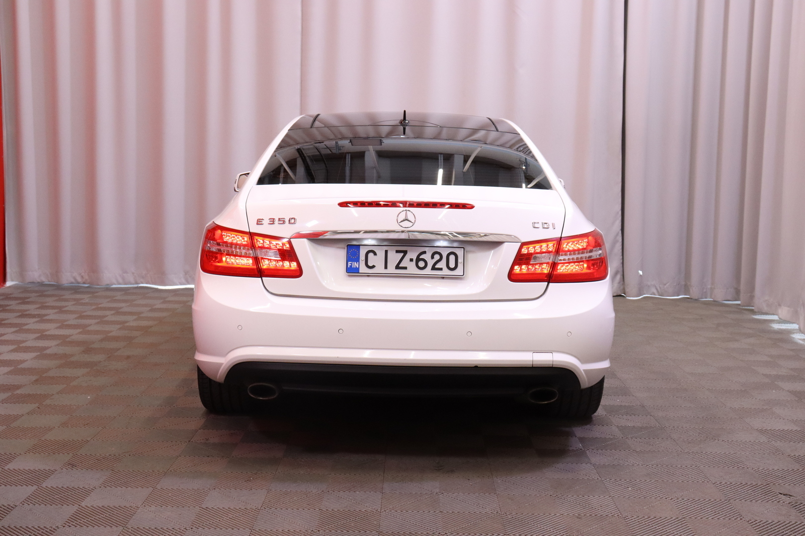 MERCEDES-BENZ E 2012