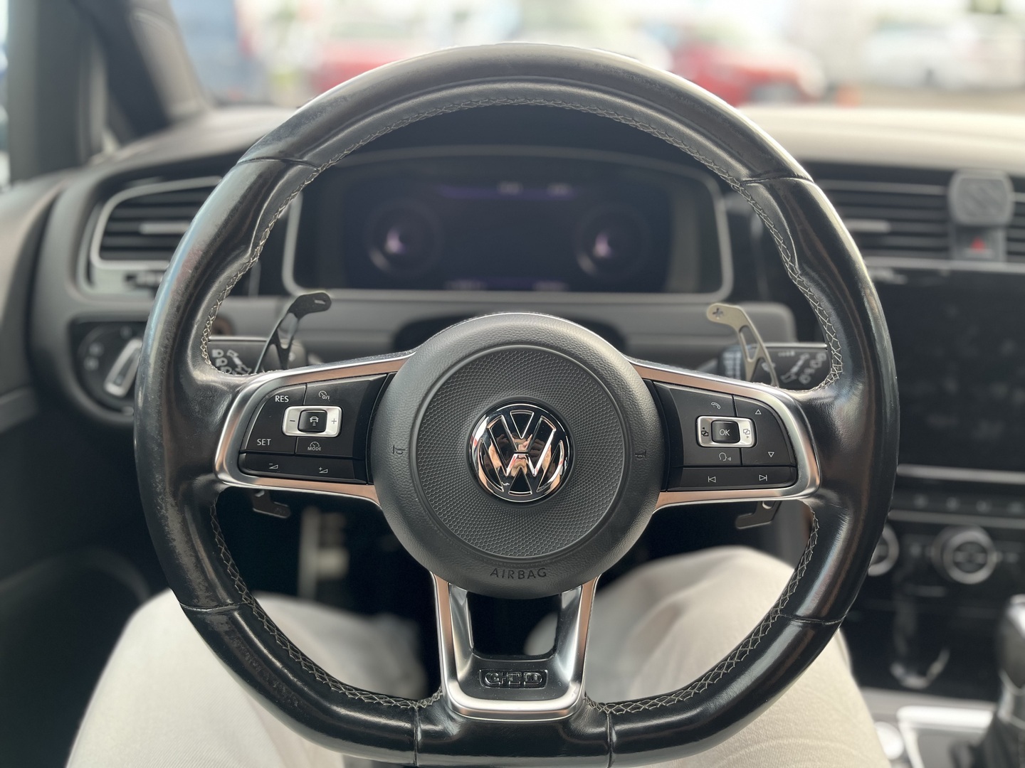 VOLKSWAGEN Golf 2017