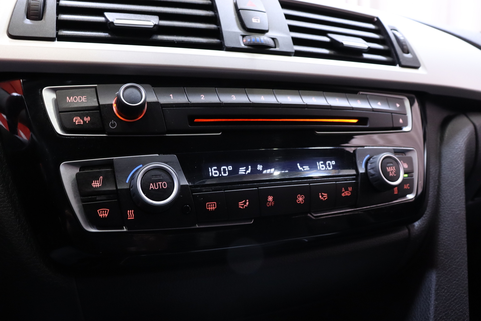 BMW 318 2018