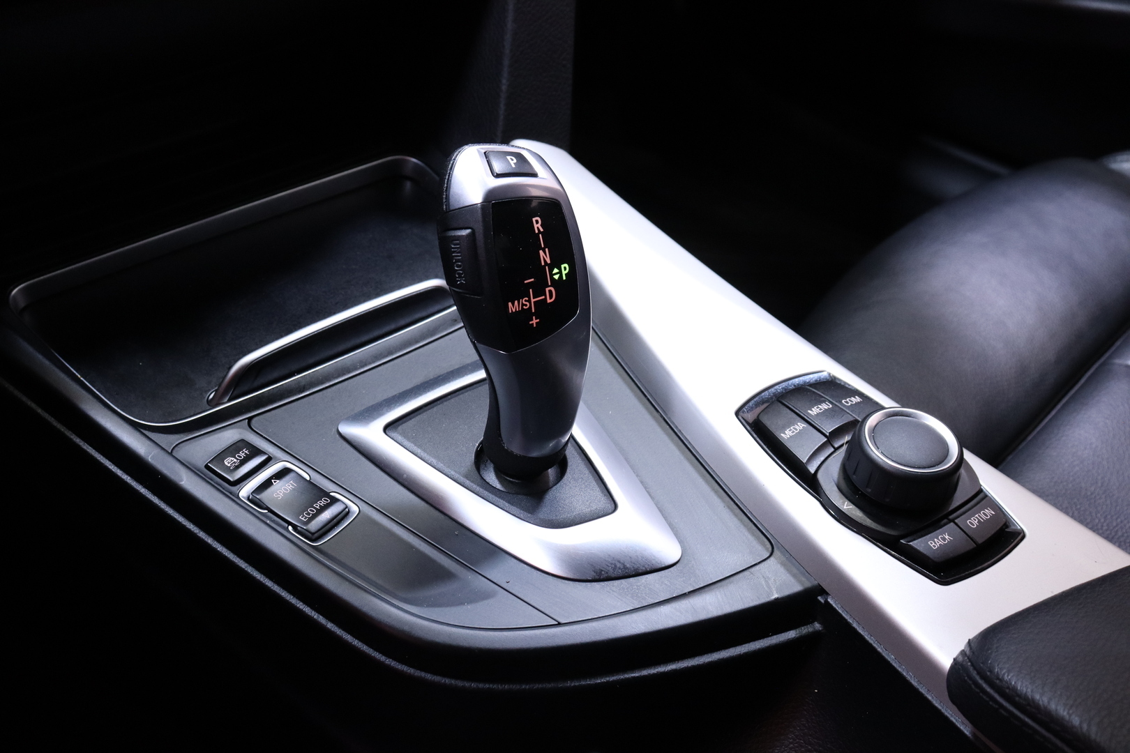 BMW 318 2018