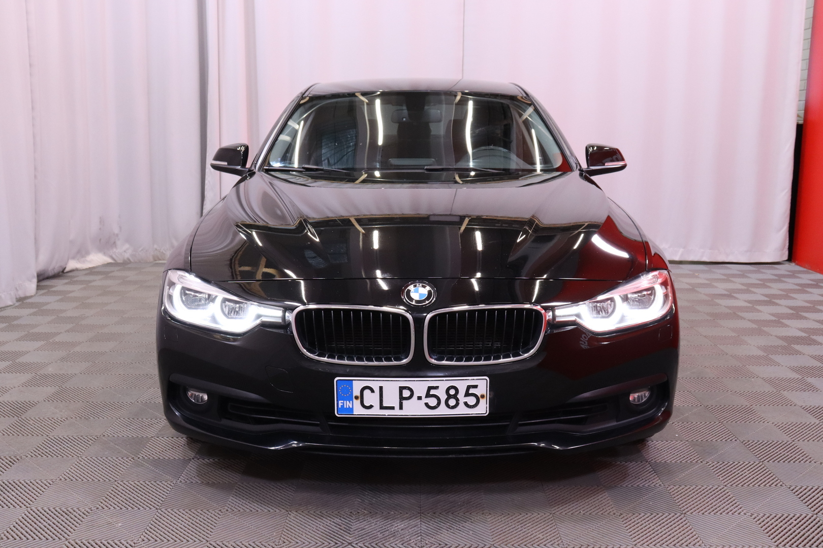 BMW 318 2018