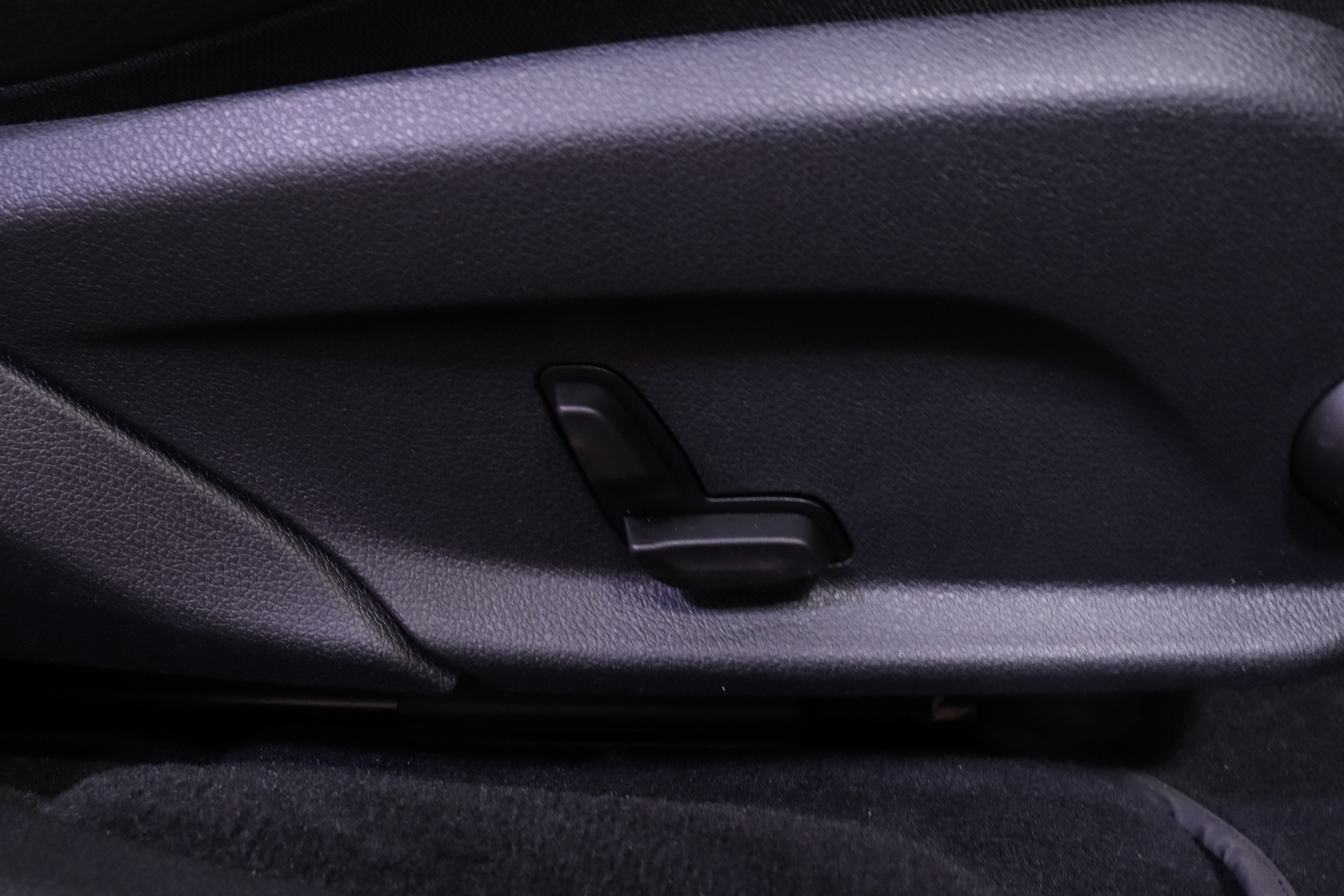 MERCEDES-BENZ E 2019