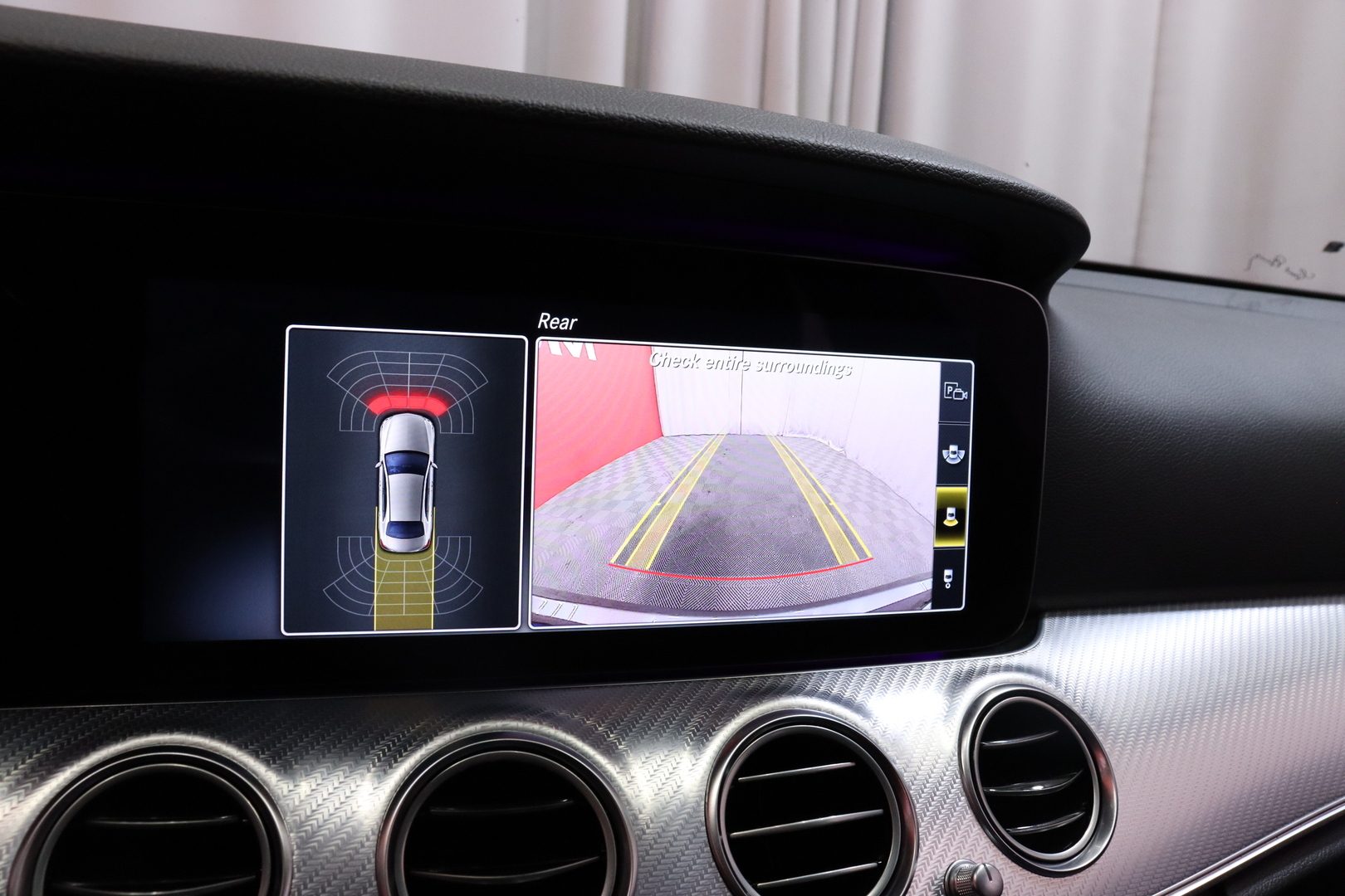 MERCEDES-BENZ E 2019