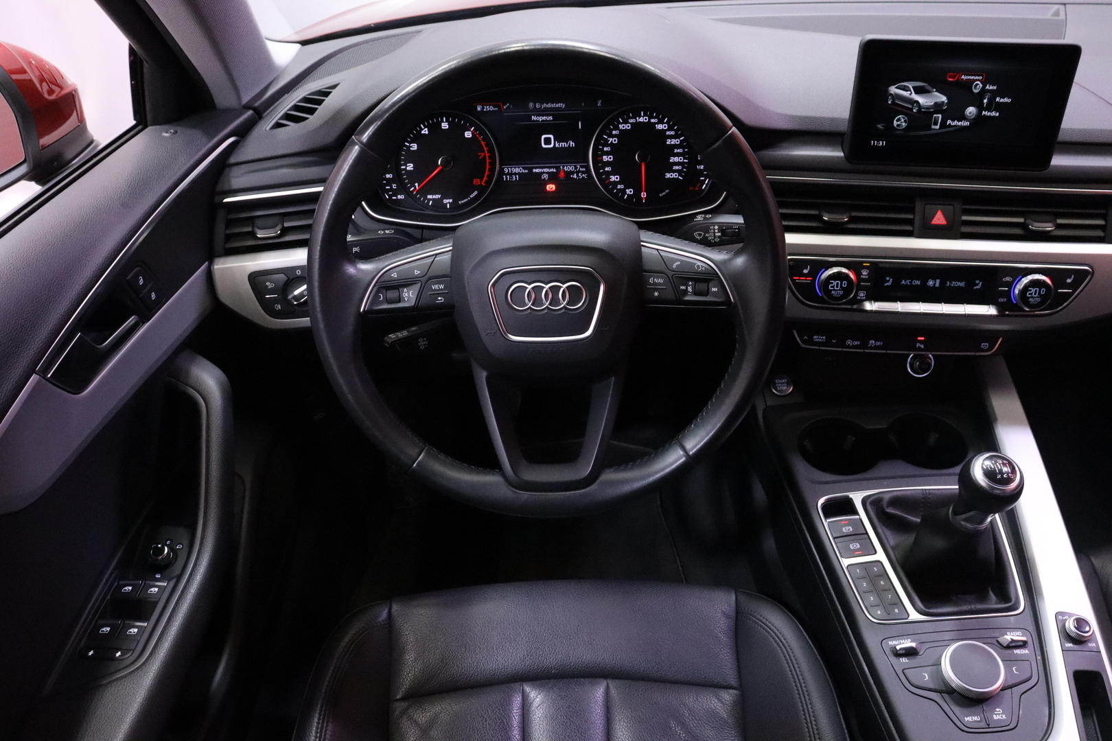 AUDI A4 2019