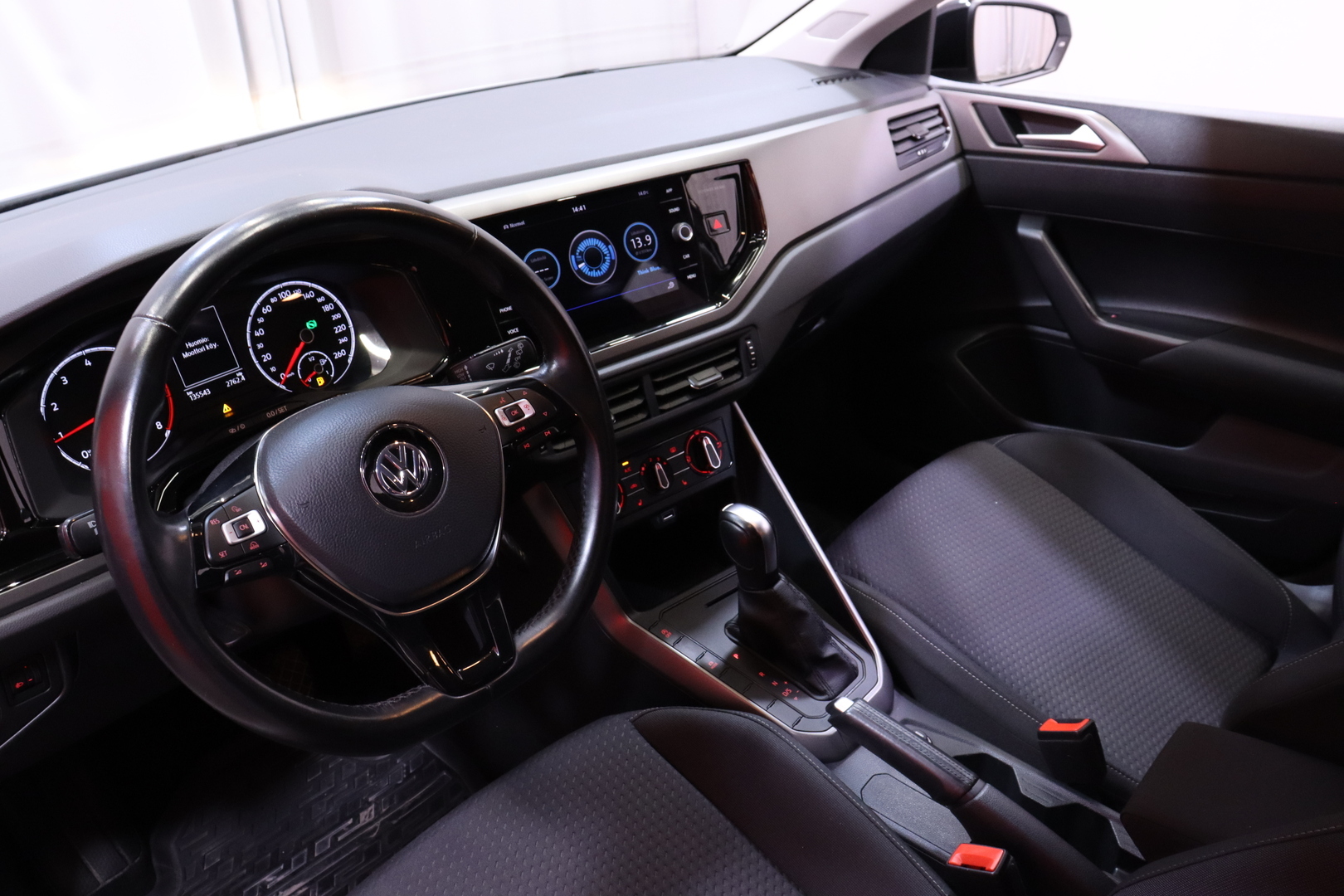 VOLKSWAGEN Polo 2019