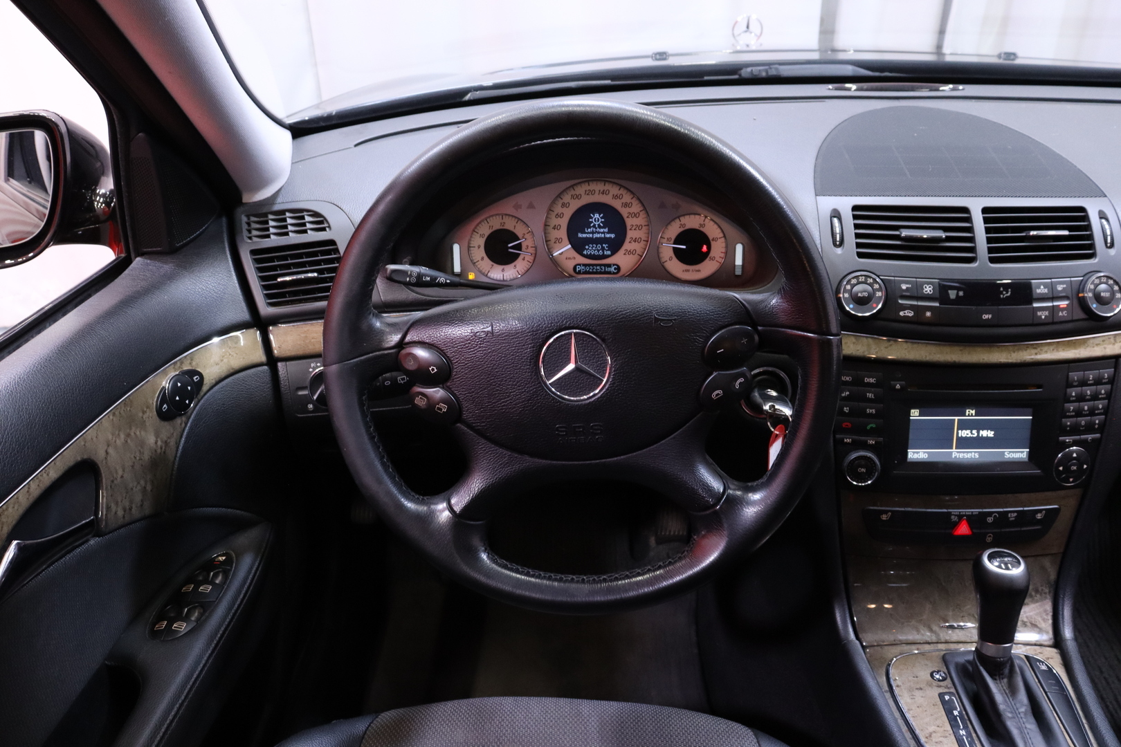 MERCEDES-BENZ E 2009