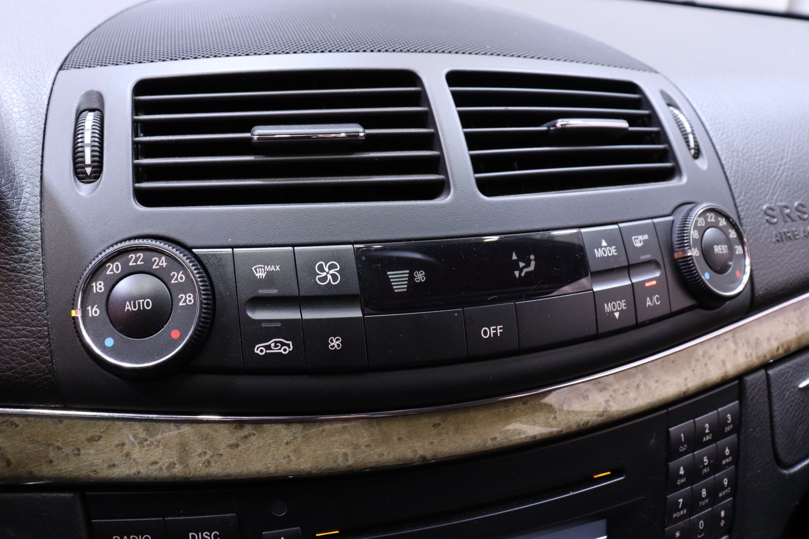 MERCEDES-BENZ E 2009