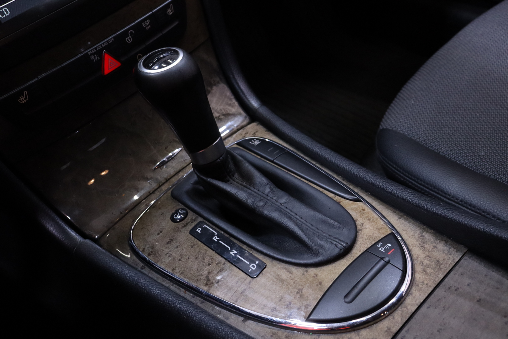 MERCEDES-BENZ E 2009