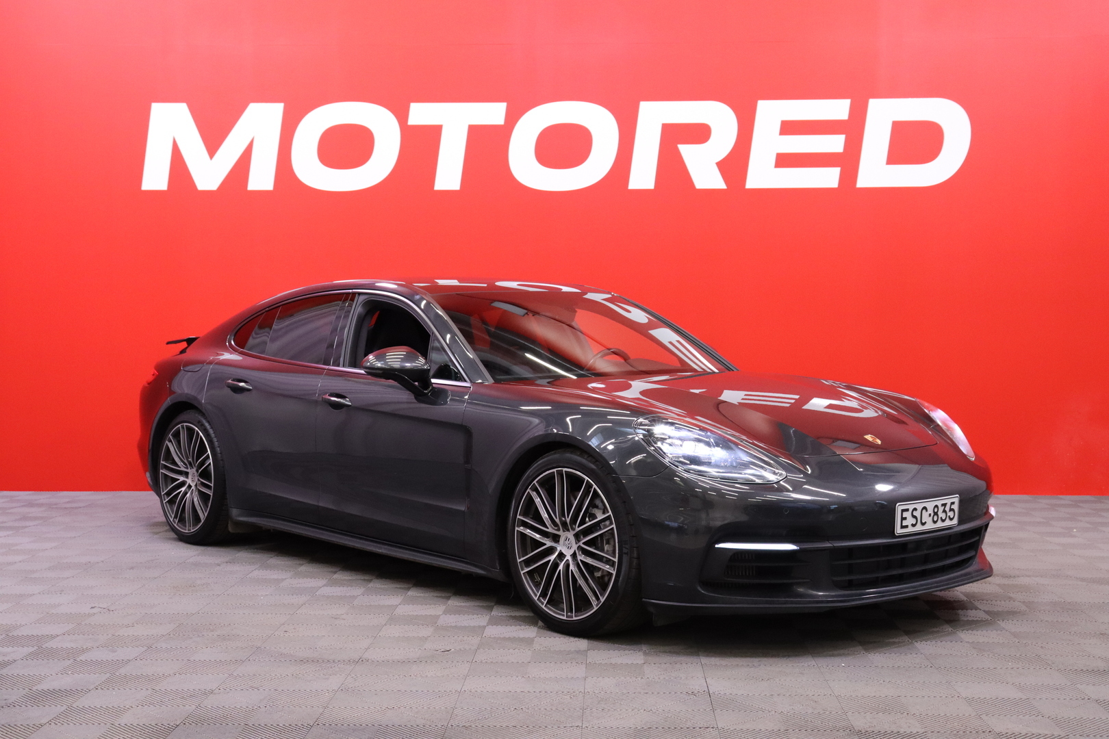 PORSCHE Panamera 2018