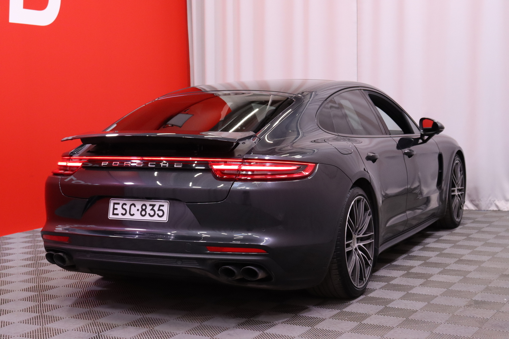 PORSCHE Panamera 2018