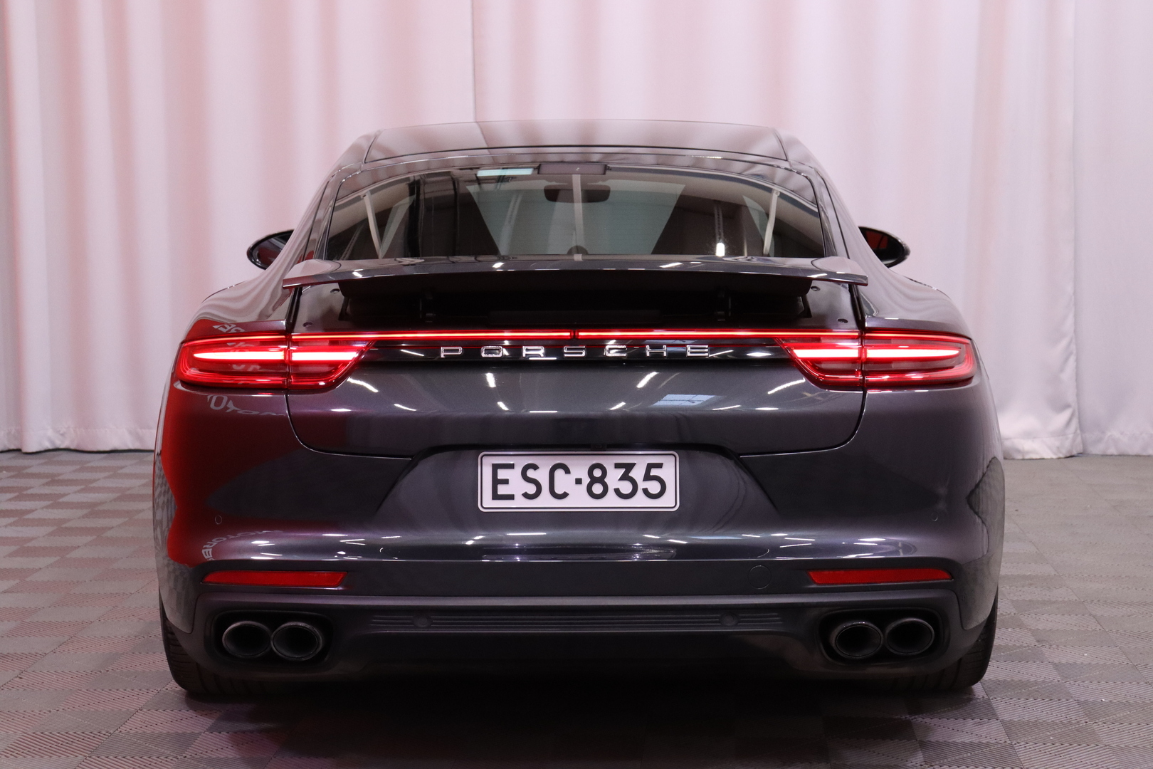 PORSCHE Panamera 2018