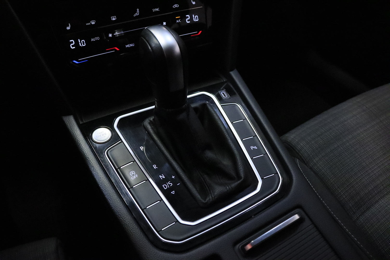 VOLKSWAGEN Passat 2022