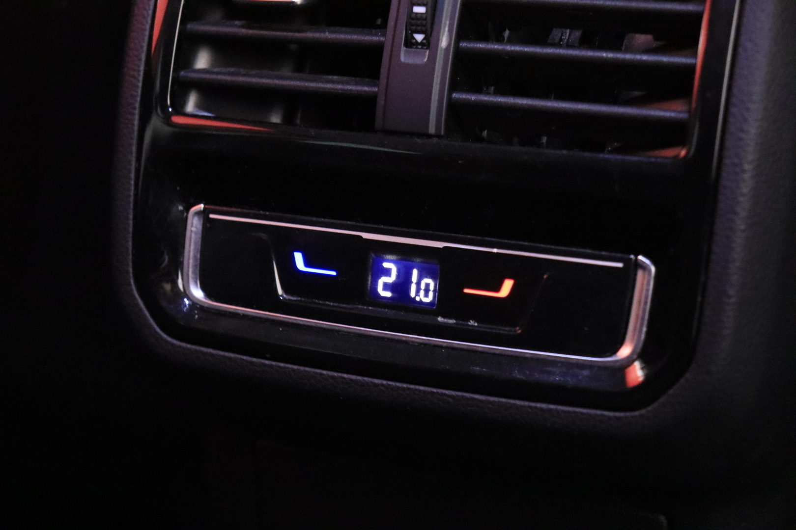 VOLKSWAGEN Passat 2022