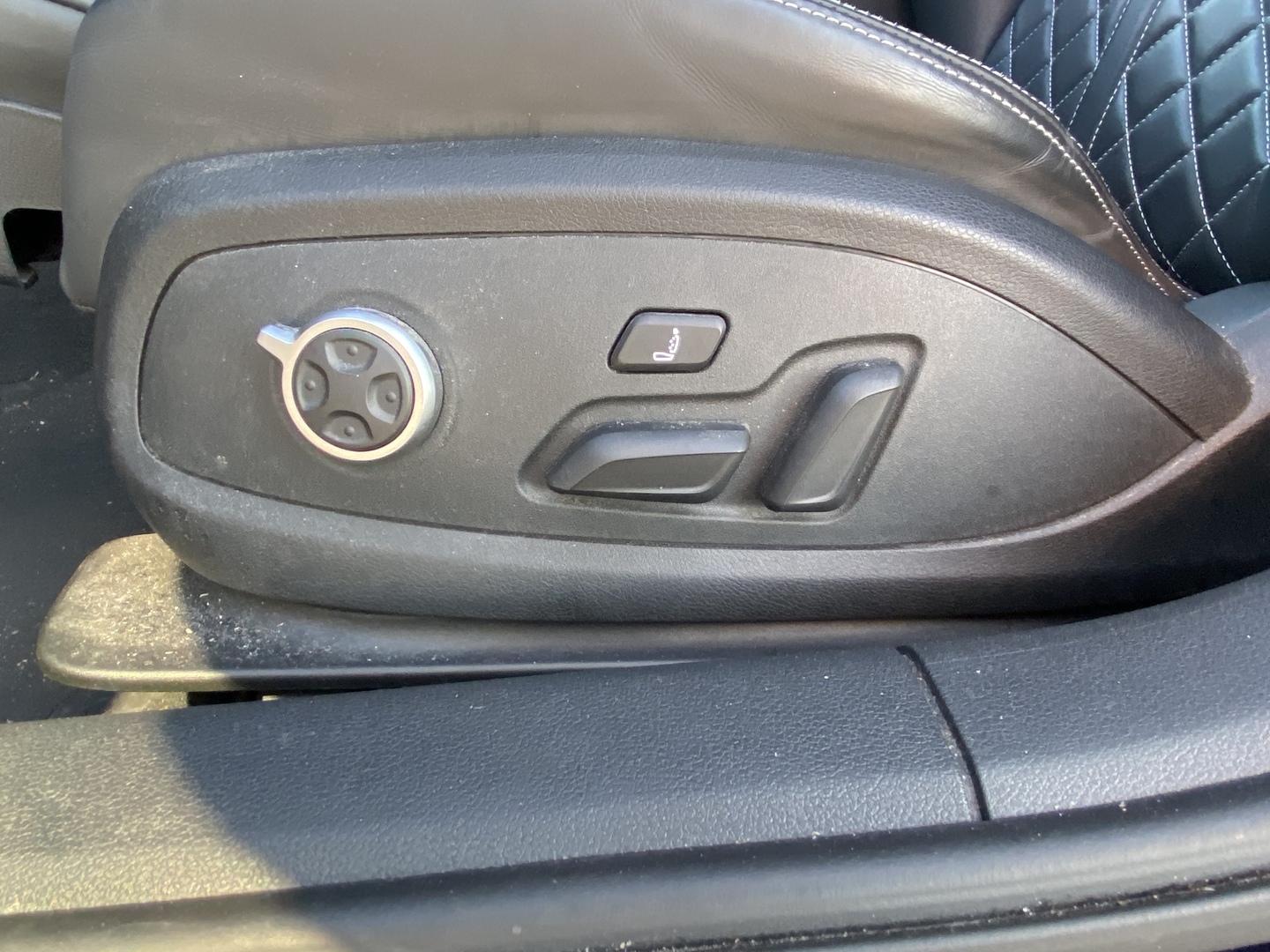 AUDI A4 2021